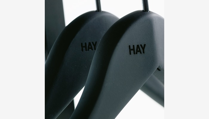 Hay-Soft-Coat-hanger-3